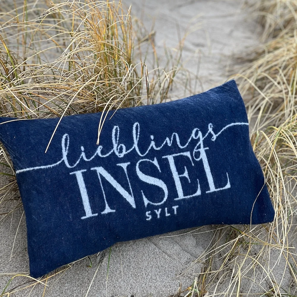 Limitierte Kissenhülle Lieblingsinsel Sylt navyblau 30 x 50 cm – Bild 2