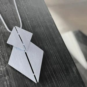 Halskette Theia adjustable Triangle, in 2 Farben